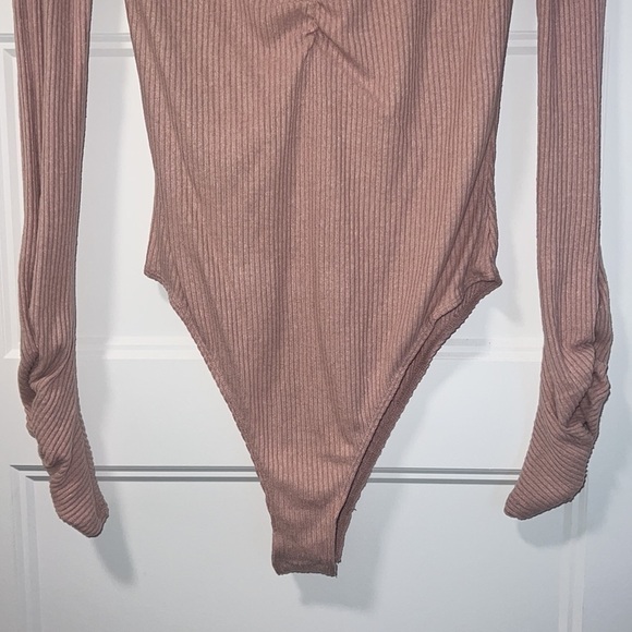Free People Pink Cozy up with me long sleeves V-neck bodysuit size L=12-14 - Picture 7 of 15